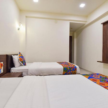 Fabhotel A1 Plaza Ahmedabad Buitenkant foto