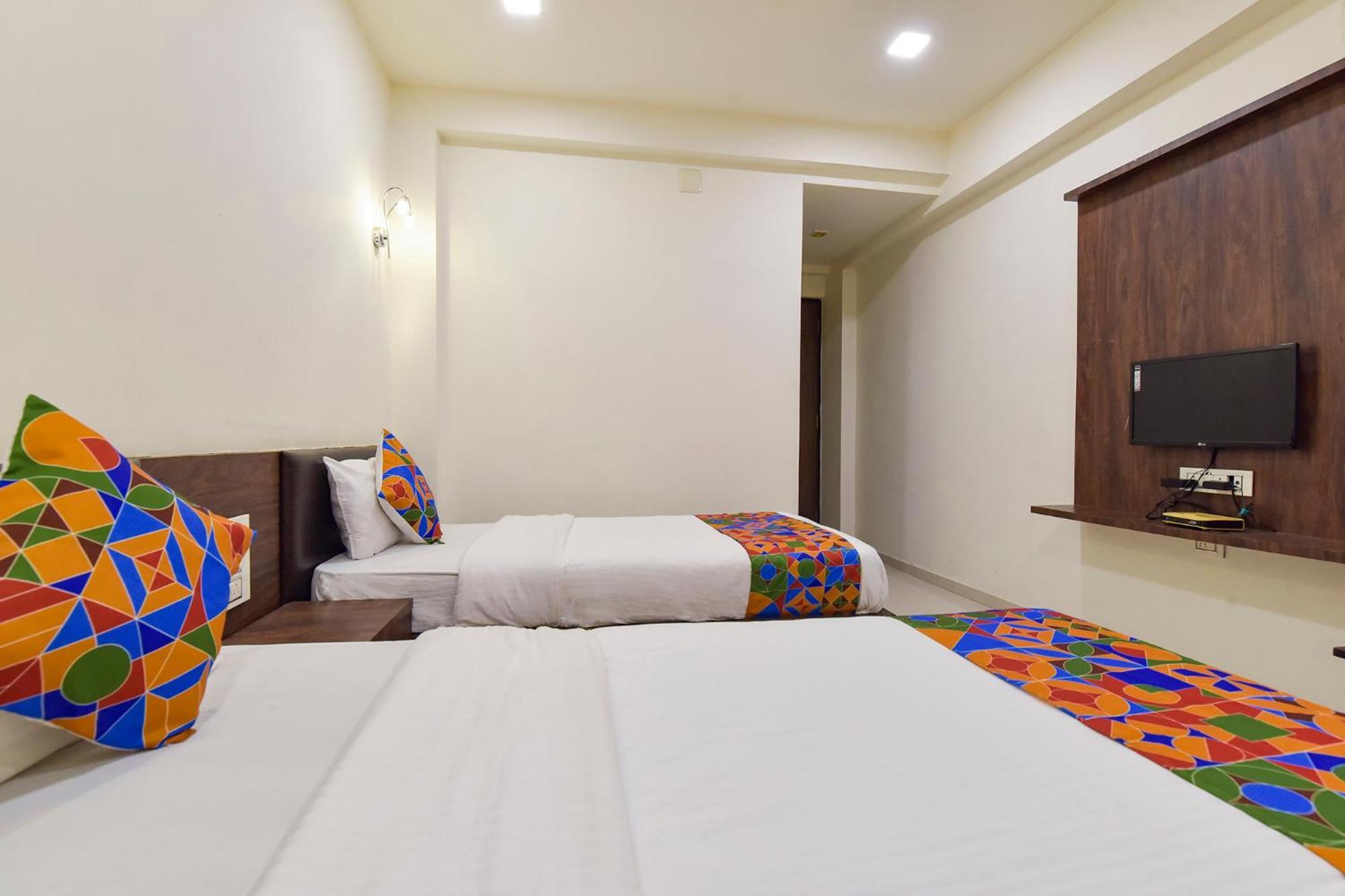 Fabhotel A1 Plaza Ahmedabad Buitenkant foto