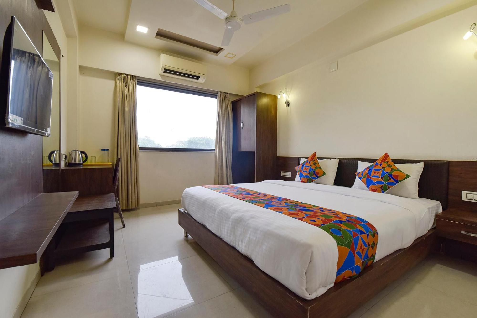 Fabhotel A1 Plaza Ahmedabad Buitenkant foto