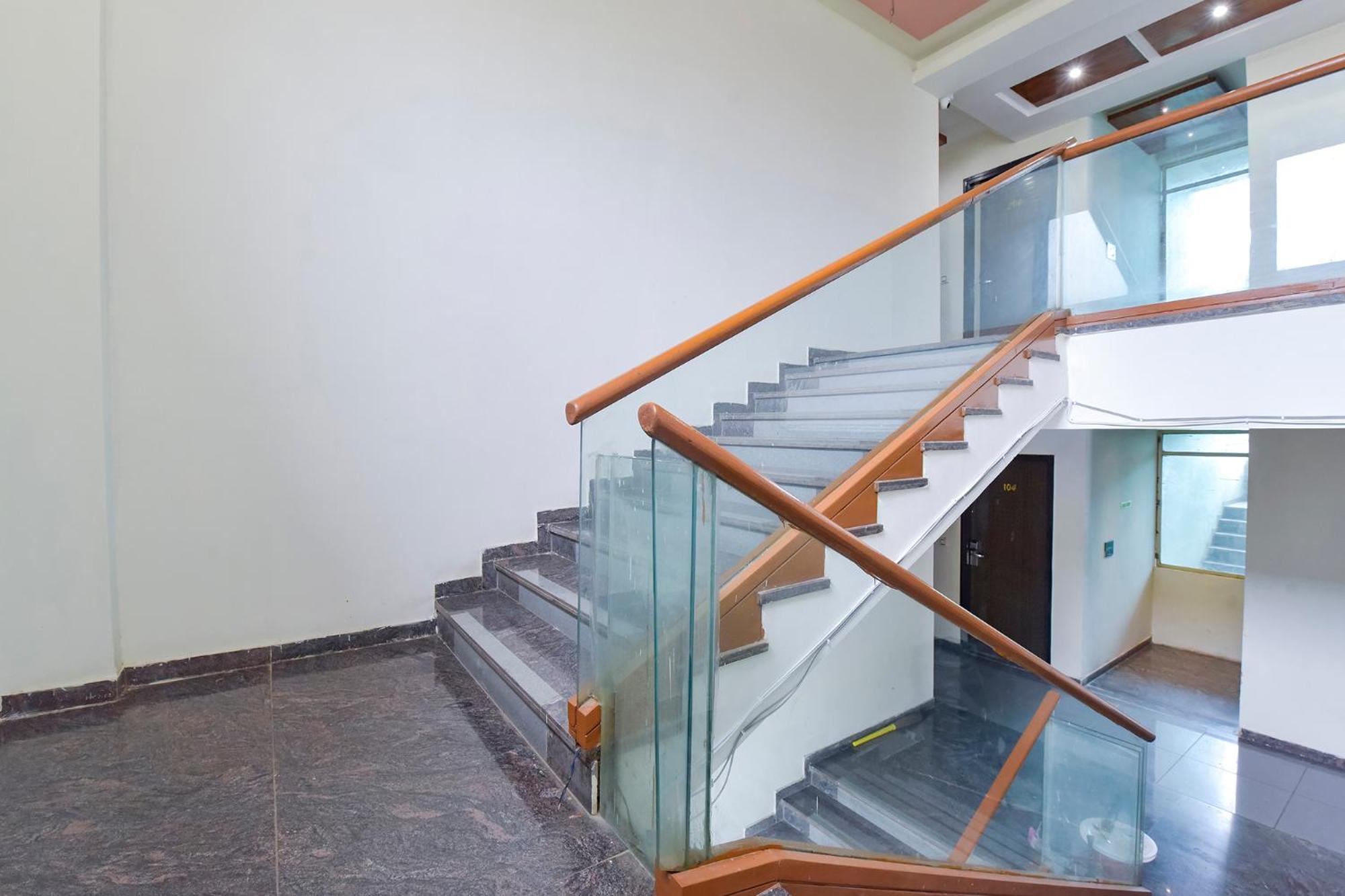 Fabhotel A1 Plaza Ahmedabad Buitenkant foto
